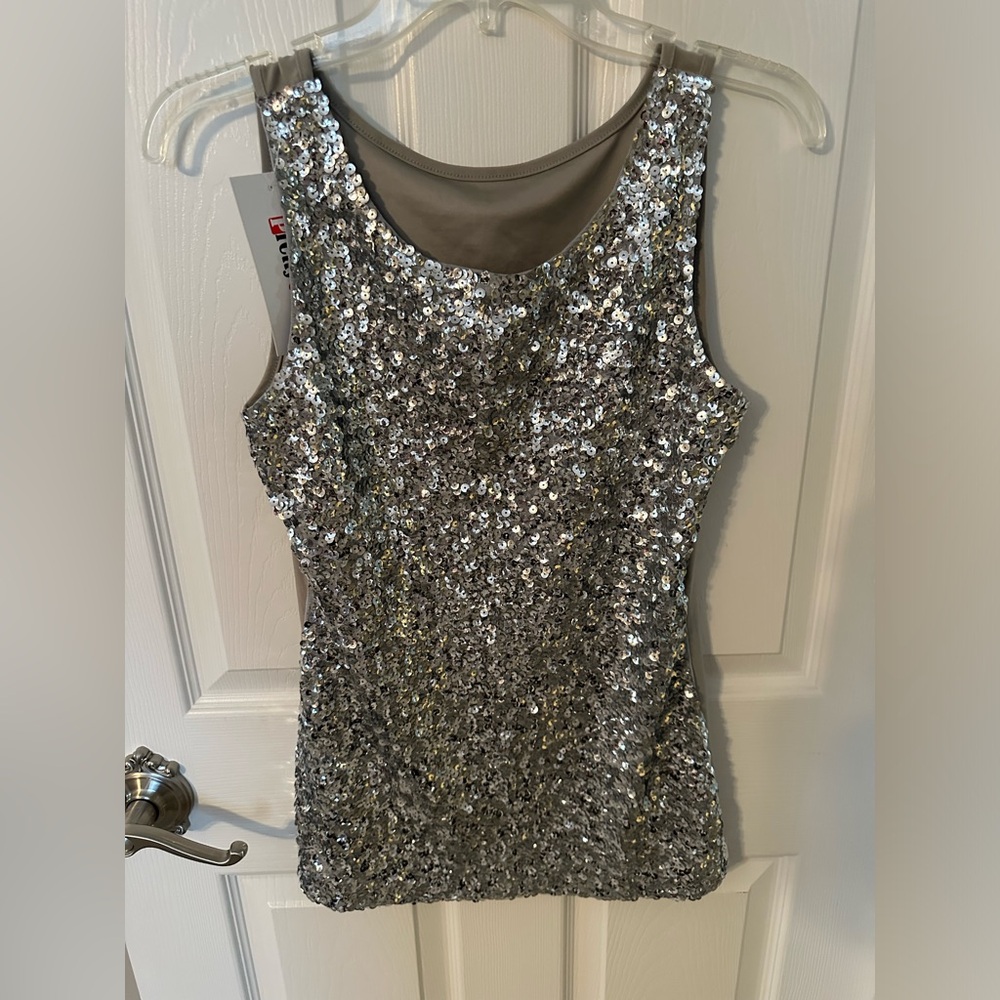 COPY - Silver sequin top. Super stretchy. Size large.